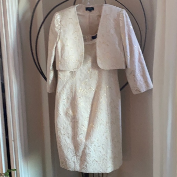 Tahari Dresses & Skirts - Tahari evening dress suit